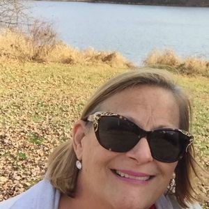 Meet your Posher, Denise